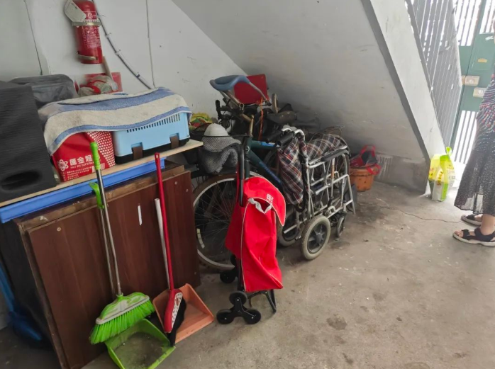 上门“拾荒”，社区温情收购化解“垃圾突围战”