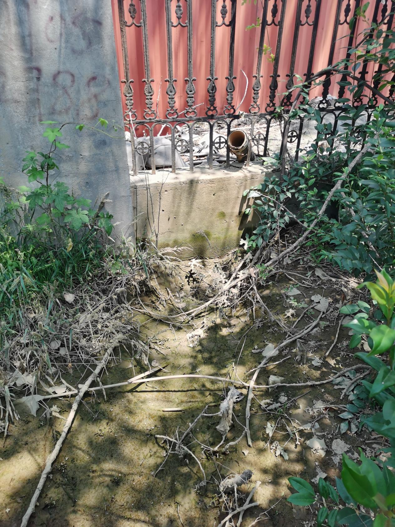 南京经开区一建筑垃圾处理公司被指偷排污水 监管部门：已责令企业限期整改